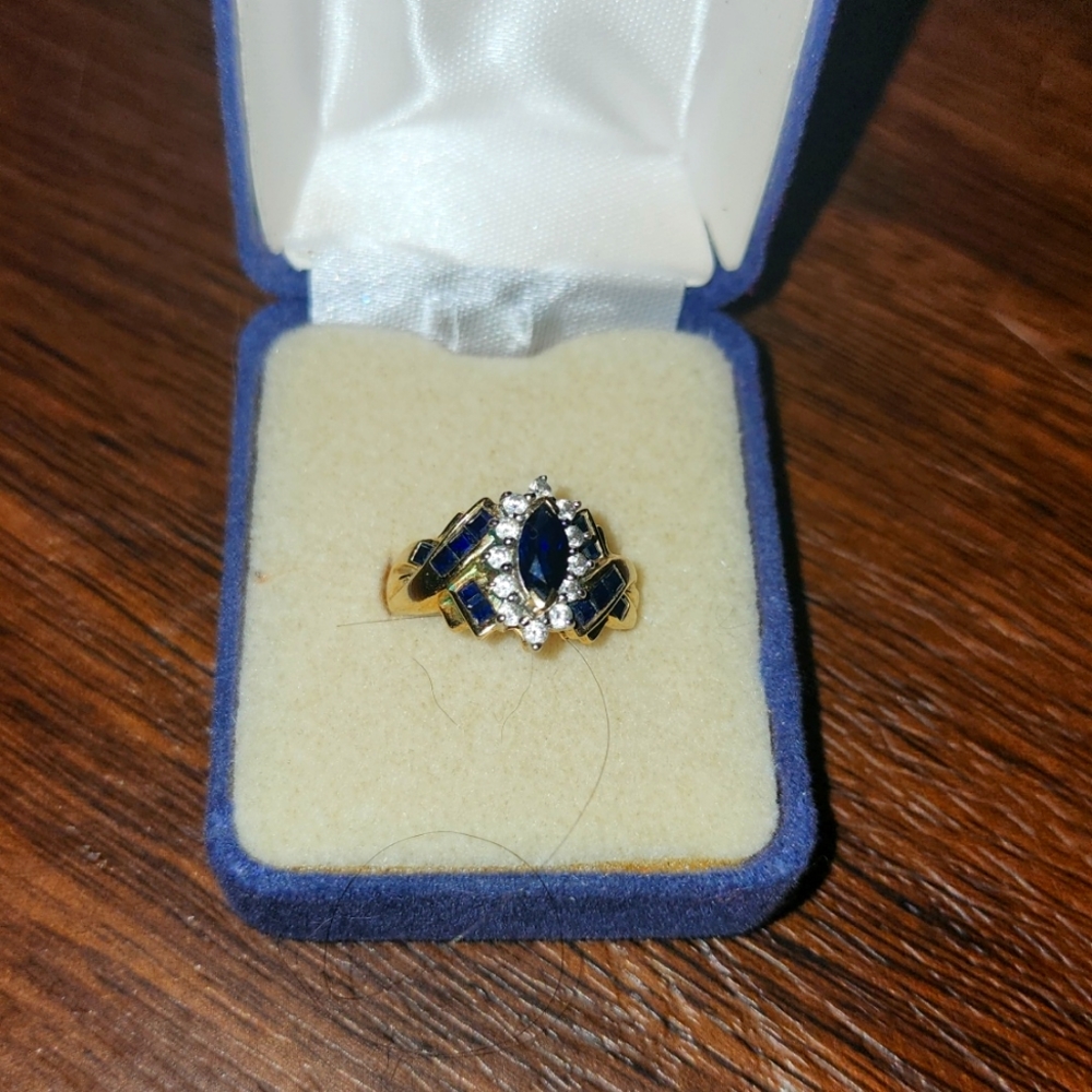 10kt gold ring blue stone